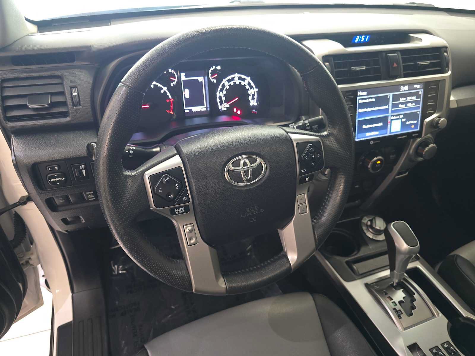 Used 2020 Toyota 4Runner SR5 Premium w/ Moonroof Package AWD/4WD image 2