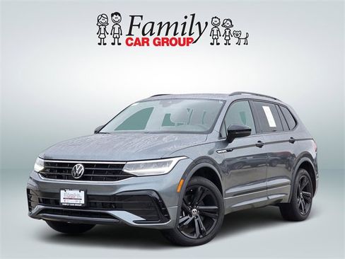 Used 2024 Volkswagen Tiguan SE R-Line image 1