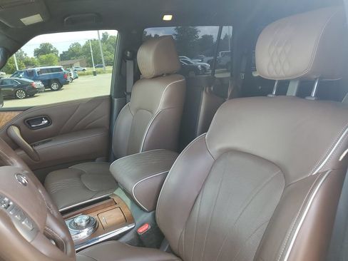 Used 2017 INFINITI QX80 Limited w/ All Season Package AWD/4WD image 6