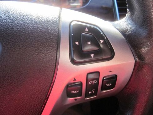 Used 2013 Ford Taurus Limited image 24