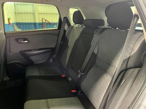 Used 2023 Nissan Rogue SV FWD image 18