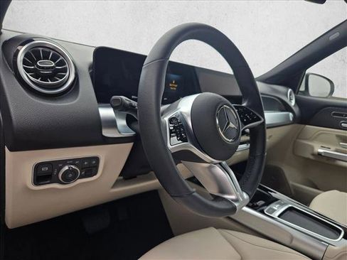 Certified 2025 Mercedes-Benz GLB 250 image 10