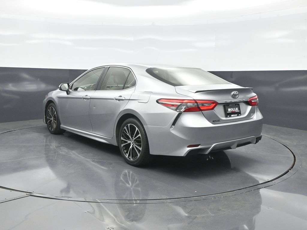 Used 2018 Toyota Camry SE FWD image 5