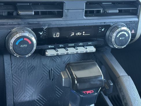 Certified 2025 Toyota Tacoma TRD Off-Road AWD/4WD image 18