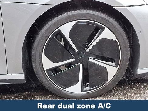 Used 2023 Lucid Air Touring image 10