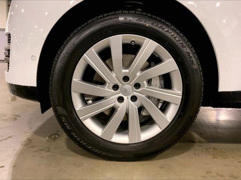 New 2025 Land Rover Range Rover SE image 11