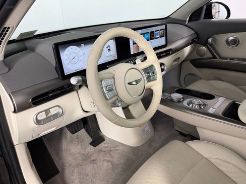 Used 2025 Genesis GV60 Advanced image 22