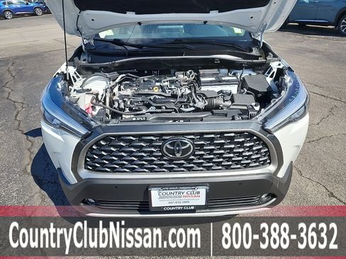 Used 2023 Toyota Corolla Cross XLE w/ Convenience Package image 31