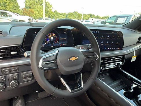 New 2026 Chevrolet Suburban Premier w/ Sun And Tow Package AWD/4WD image 23
