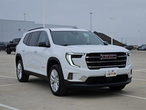 Used 2024 GMC Acadia Elevation image 2
