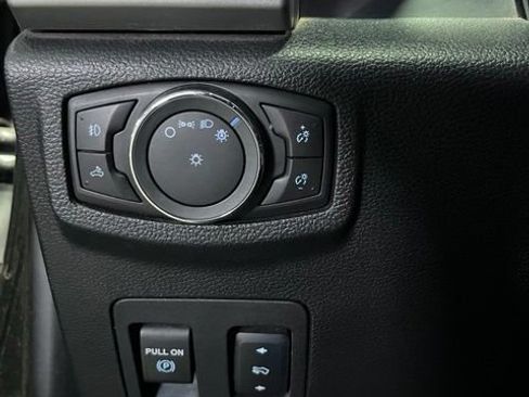 Used 2018 Ford F150 Lariat w/ Equipment Group 501A Mid AWD/4WD image 21