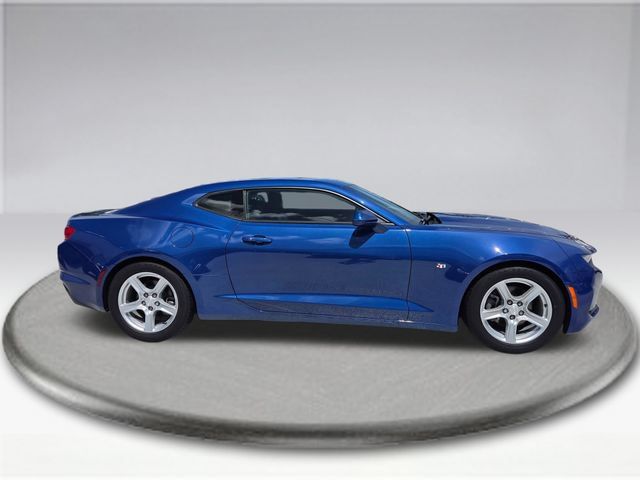 Used 2023 Chevrolet Camaro LT RWD image 43