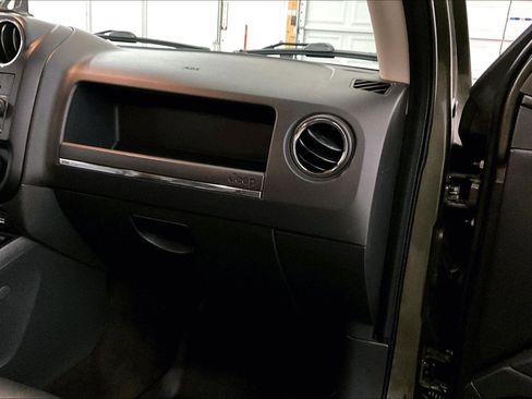 Used 2016 Jeep Patriot High Altitude image 16