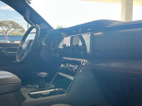 Used 2025 GMC Sierra 1500 AT4 w/ AT4 Premium Package image 32