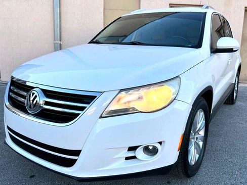 Used 2009 Volkswagen Tiguan SEL image 13