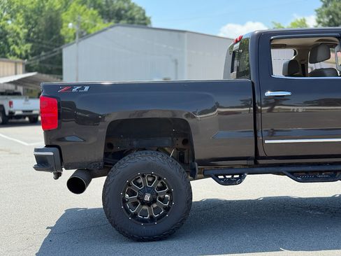 Used 2018 Chevrolet Silverado 2500 LTZ w/ Duramax Plus Package AWD/4WD image 9