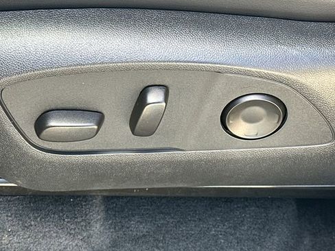 Used 2025 Buick Enclave Sport Touring FWD image 38
