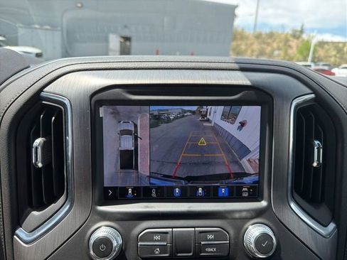 Used 2022 GMC Sierra 2500 Denali w/ Denali Ultimate Package image 9