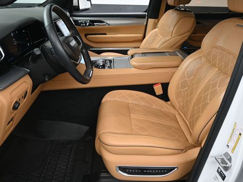 Used 2022 Jeep Grand Wagoneer Series III image 5