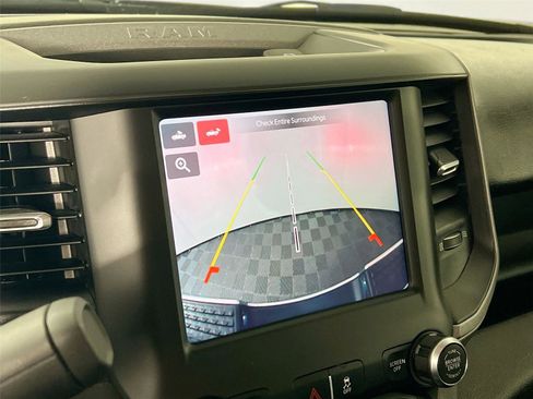 Used 2024 RAM 2500 Tradesman w/ Chrome Appearance Group image 12