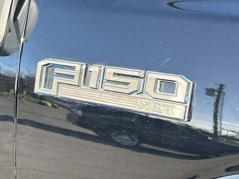 Used 2017 Ford F150 XLT image 13