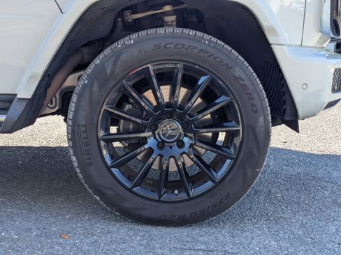 Used 2022 Mercedes-Benz G 550 image 3