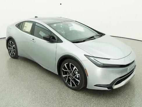 New 2026 Toyota Prius Plug-In Hybrid FWD image 13