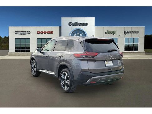 Used 2023 Nissan Rogue SL image 5