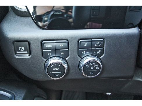 Used 2023 GMC Sierra 1500 SLT AWD/4WD image 19