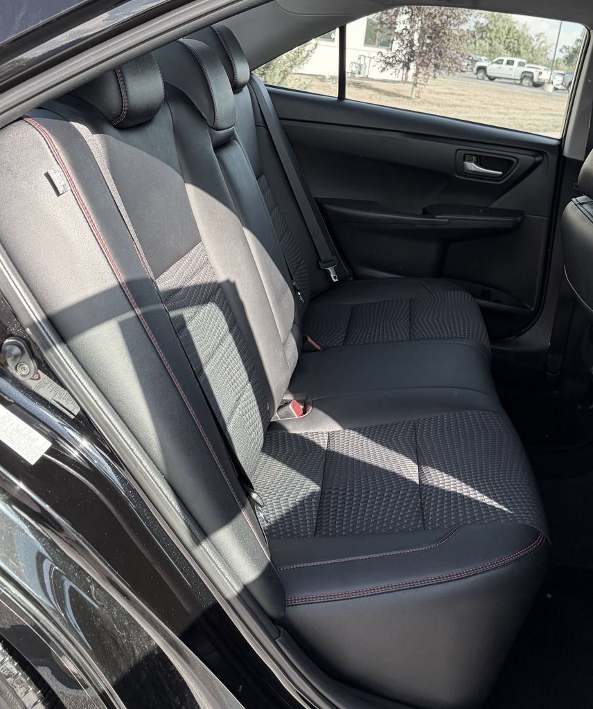 Used 2015 Toyota Camry SE FWD image 28