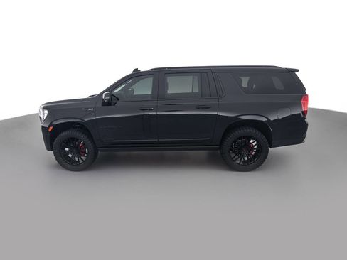 Used 2021 GMC Yukon XL Denali w/ Denali Premium Package AWD/4WD image 8