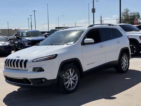 Used 2017 Jeep Cherokee Limited FWD image 1