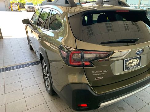 Used 2023 Subaru Outback Limited AWD/4WD image 10
