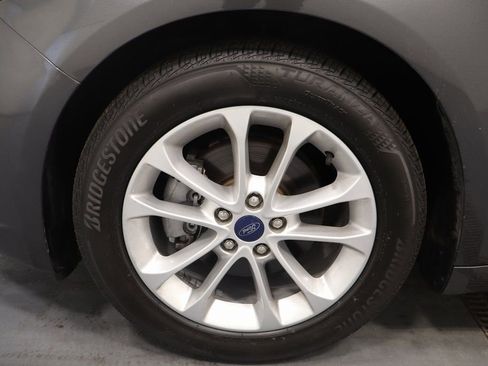 Used 2019 Ford Fusion SE FWD image 24