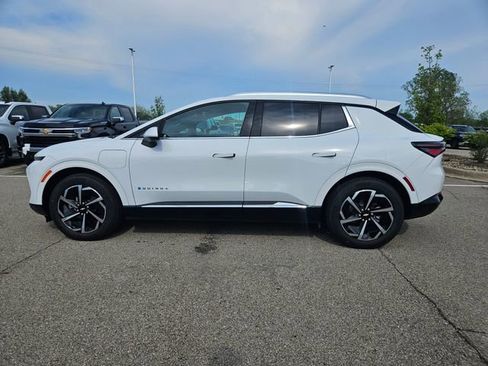 Used 2025 Chevrolet Equinox EV LT FWD image 4