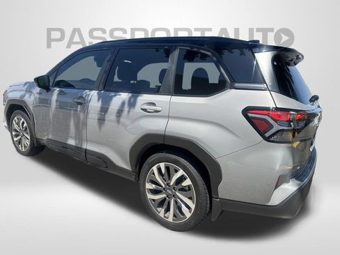 Used 2025 Subaru Forester Touring AWD/4WD image 7