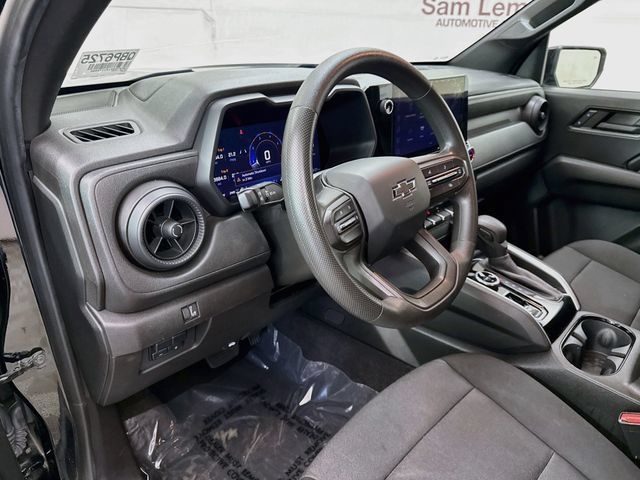 Used 2024 Chevrolet Colorado Trail Boss w/ Technology Package AWD/4WD image 10