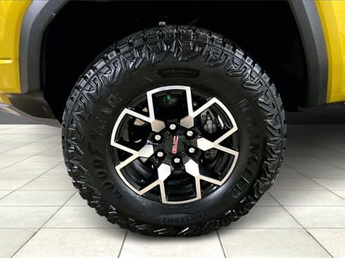 Certified 2024 GMC Canyon AT4X image 10