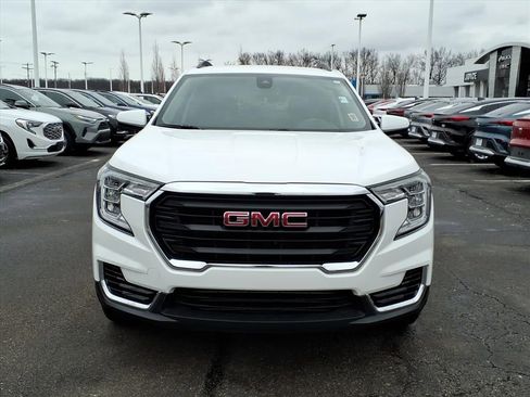 Certified 2022 GMC Terrain SLE w/ Driver Convenience Package image 23