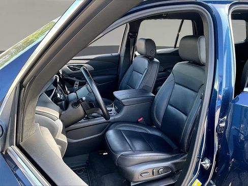 Used 2023 Chevrolet Traverse LT w/ LT Premium Package AWD/4WD image 24