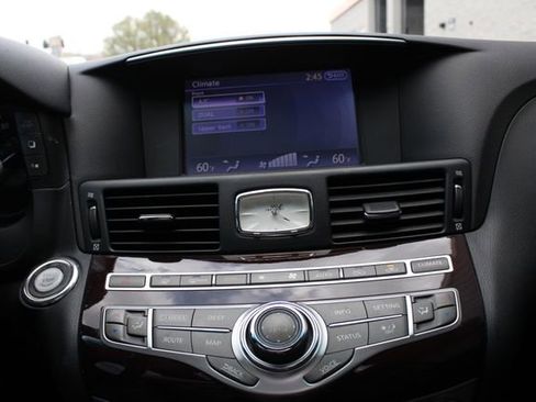 Used 2015 INFINITI Q70 3.7 image 17