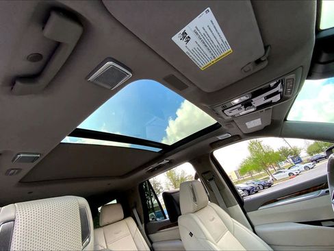 Used 2025 Cadillac Escalade Sport Platinum w/ LPO, ONYX Package AWD/4WD image 22