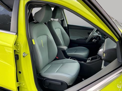 Used 2025 Hyundai Kona Limited FWD image 8