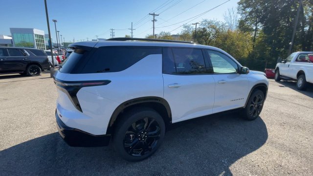 New 2027 Chevrolet Traverse RS w/ LPO, Floor Liner Package AWD/4WD image 2