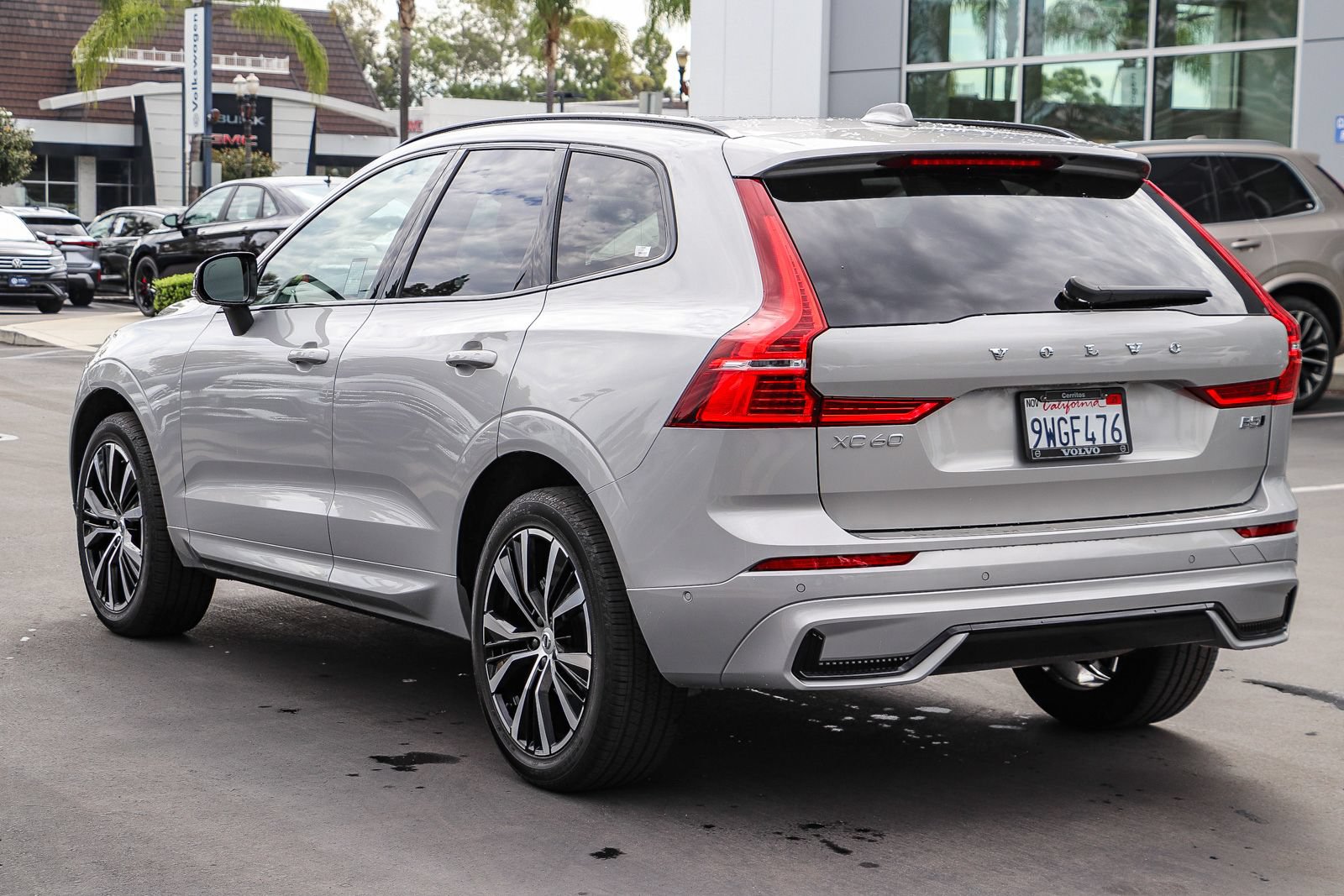 Used 2025 Volvo XC60 B5 Plus w/ Protection Package Premier AWD/4WD image 8