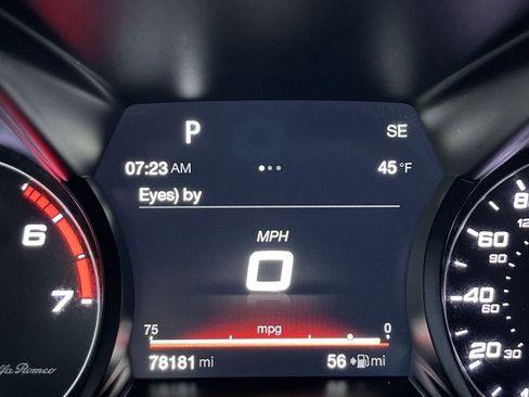 Used 2017 Alfa Romeo Giulia AWD image 18