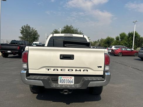 Used 2020 Toyota Tacoma TRD Off-Road AWD/4WD image 6