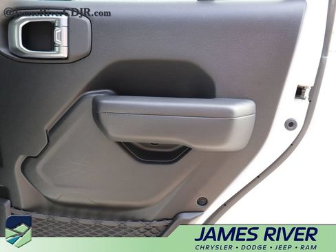 Used 2023 Jeep Wrangler Unlimited w/ Cold Weather Group AWD/4WD image 11