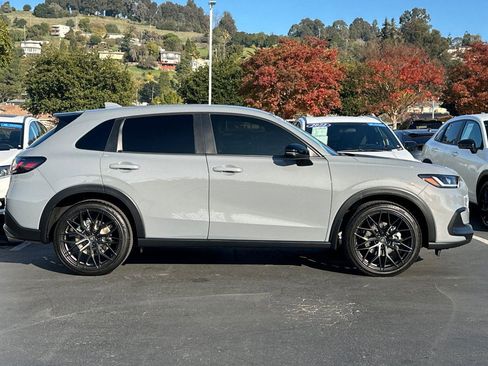 Used 2024 Honda HR-V Sport image 2