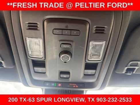 Used 2023 GMC Yukon XL SLT AWD/4WD image 33